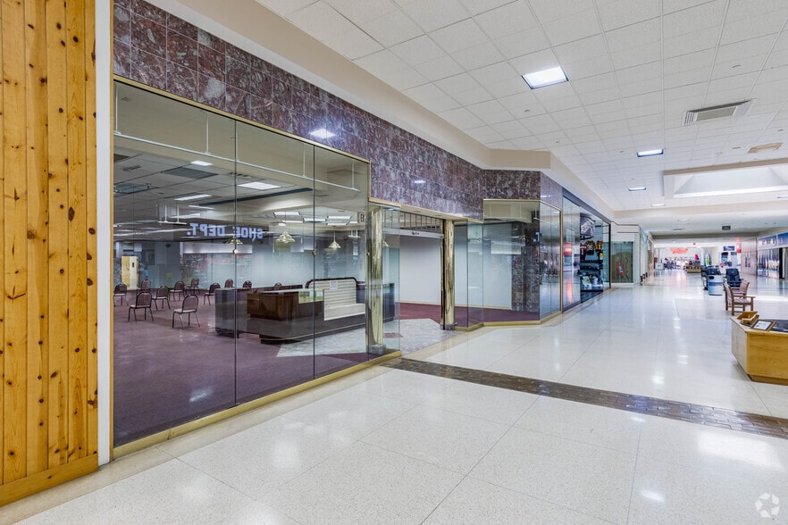 More Photos Of 6945 US Rte 322, Cranberry Department Store For Sale