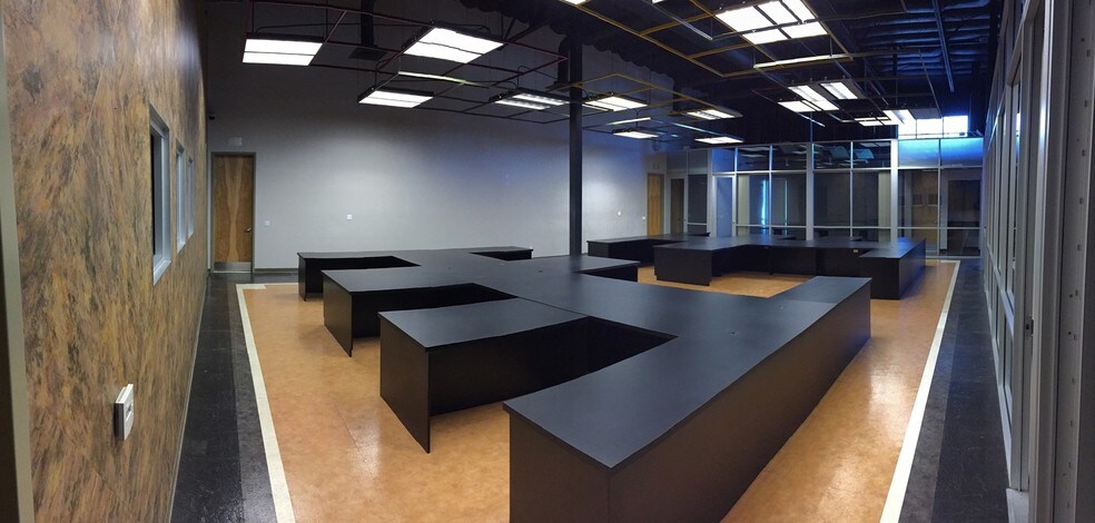 More Photos Of 1455 W Park Ave, Redlands Research And Development For Lease