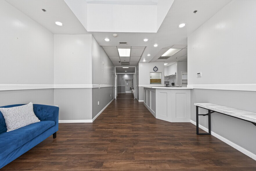 More Photos Of 8525 Queenston Blvd, Houston Freestanding For Sale