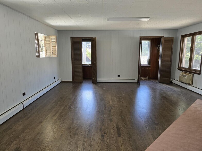 More Photos Of 6444 N Central Ave, Chicago Office For Sale