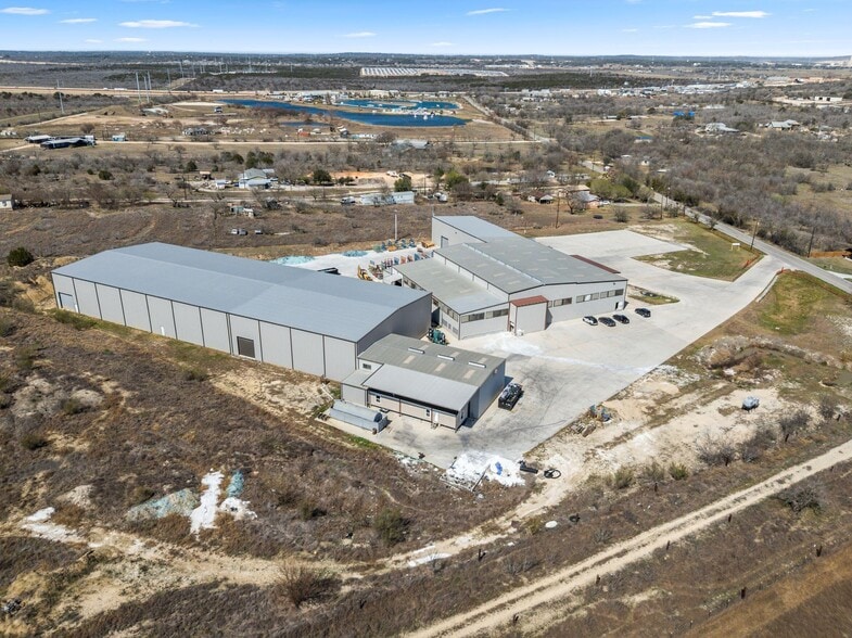 More Photos Of 800 East Watson Ln, New Braunfels Manufacturing For Lease