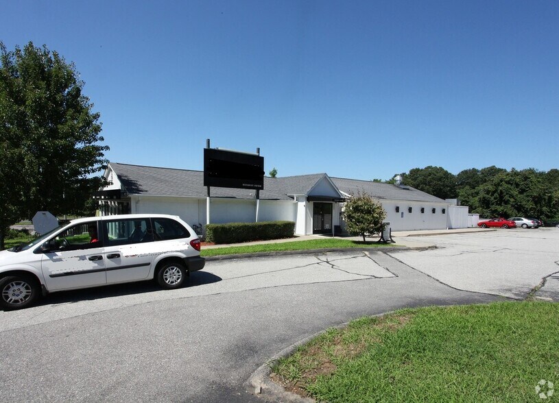 More Photos Of 33 Kings Hwy, Groton Restaurant For Sale