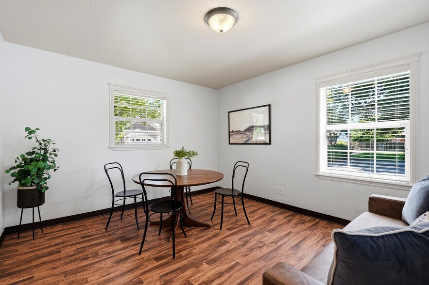 More Photos Of 2490 N Locust Grove Rd, Meridian Office For Sale
