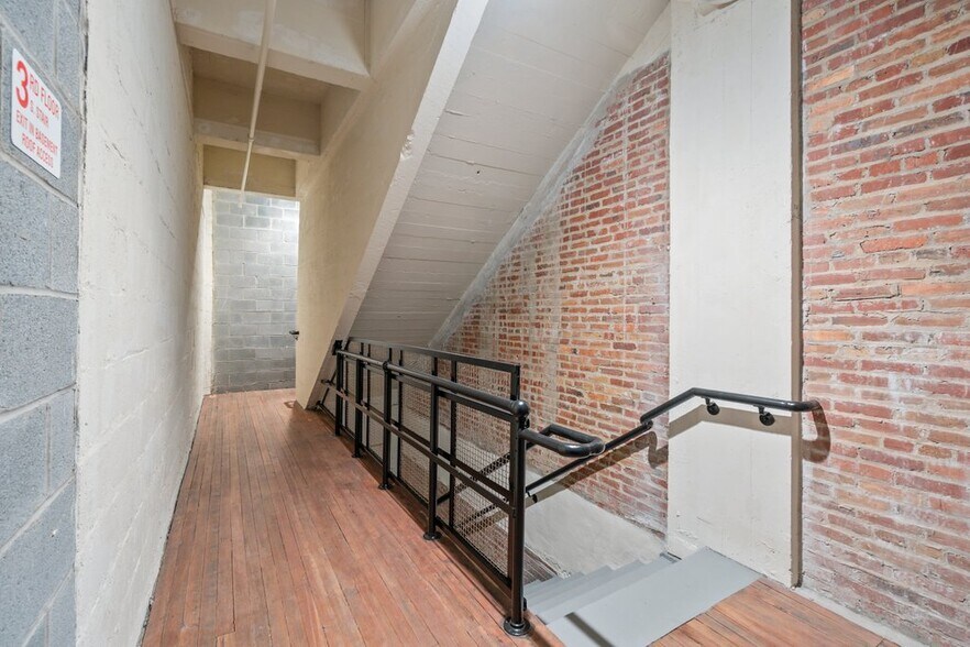 More Photos Of 311-313 W Baltimore St, Baltimore Apartments For Sale