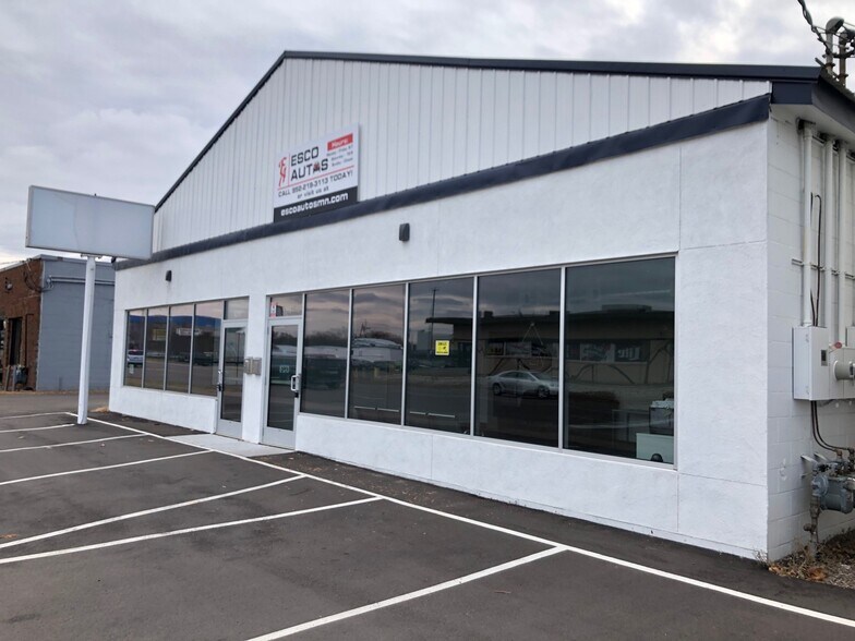 More Photos Of 5213 W Broadway Ave, Minneapolis Auto Dealership For Lease
