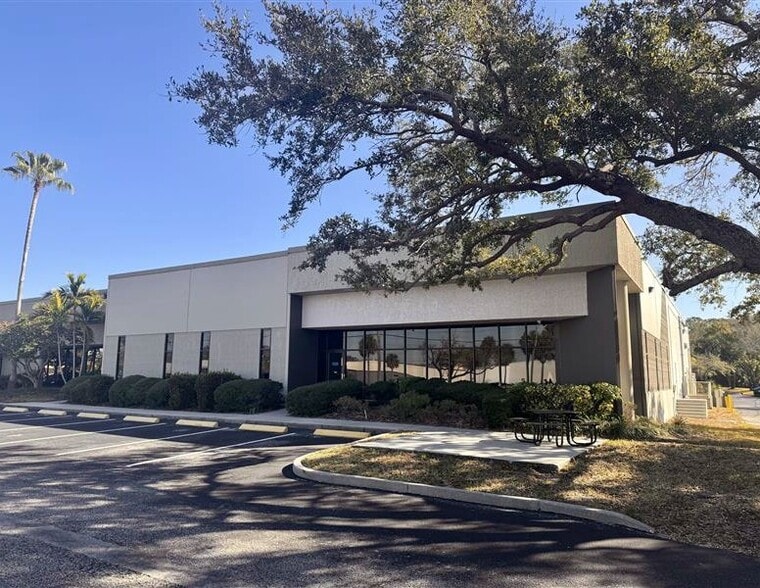 More Photos Of 4400 140th Ave N, Clearwater Unknown For Lease