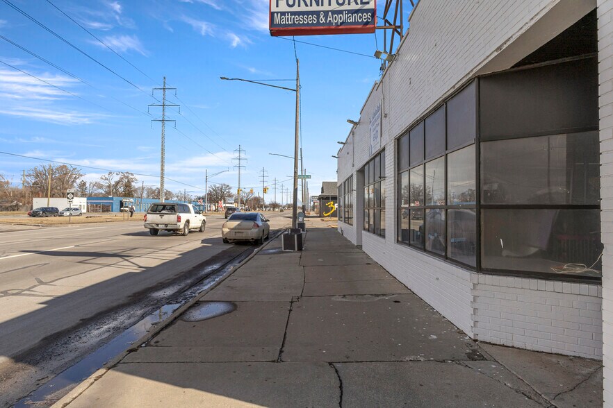 More Photos Of 12744 E 8 Mile Rd, Detroit General Retail For Sale