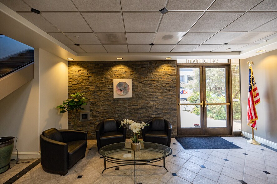More Photos Of 241 Lombard St, Thousand Oaks Loft Creative Space For Lease