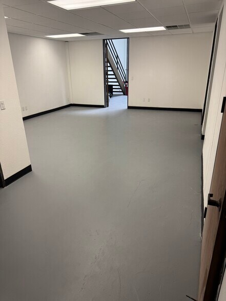 More Photos Of 6377 Nancy Ridge Dr, San Diego Light Manufacturing For Lease