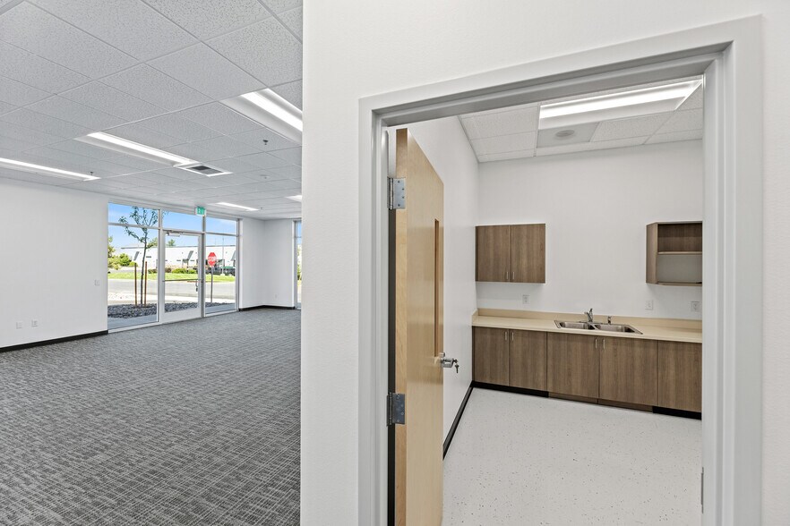 More Photos Of 6980 Resource Dr, Reno Warehouse For Lease