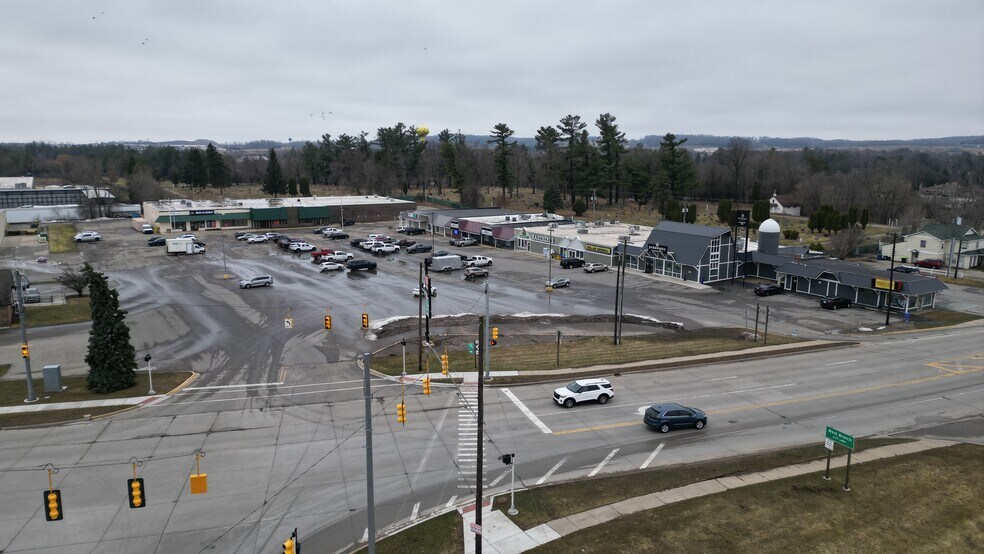 More Photos Of 520-522 E Houghton Ave, West Branch General Retail For Lease
