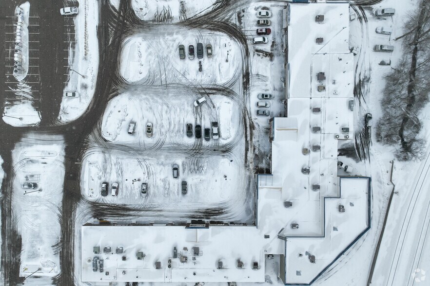 More Photos Of 3673 Lexington Ave N, Arden Hills Storefront For Lease