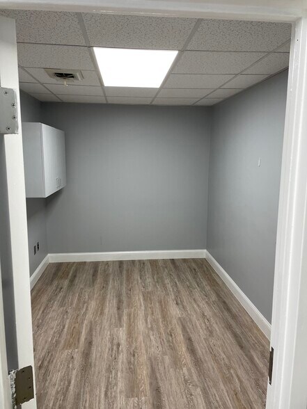 More Photos Of 9712 Belair Rd, Nottingham Medical For Lease