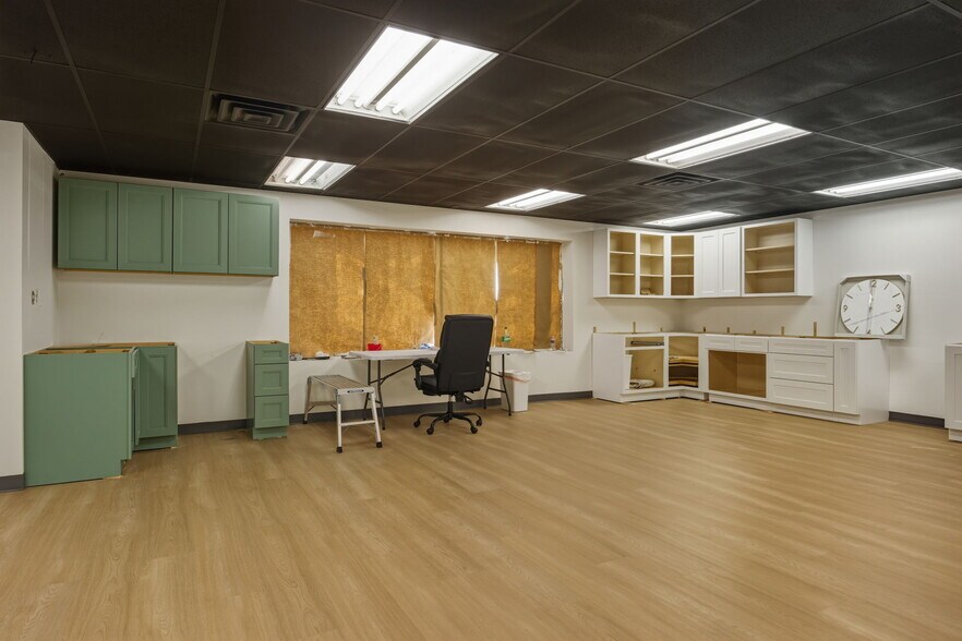 More Photos Of 1550 E Market St, Harrisonburg Storefront Retail Office For Lease