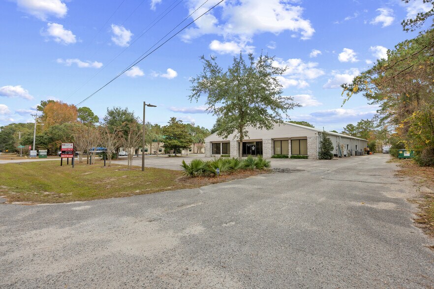 More Photos Of 313 Commerce Dr, Pawleys Island Office For Lease