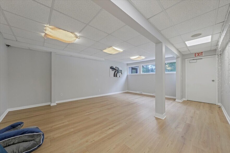 More Photos Of 40 Sunset Ridge Rd, New Paltz Medical For Sale