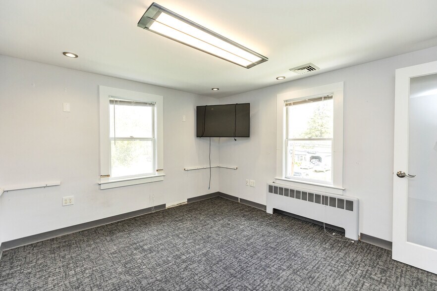 More Photos Of 479 Nashua St, Milford Office For Sale