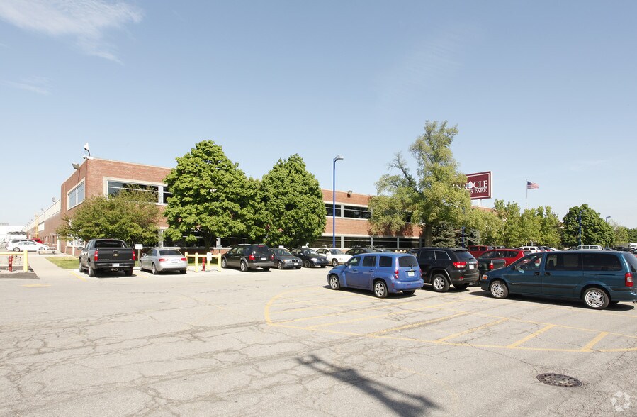 More Photos Of 12723 Telegraph Rd, Redford Distribution For Lease