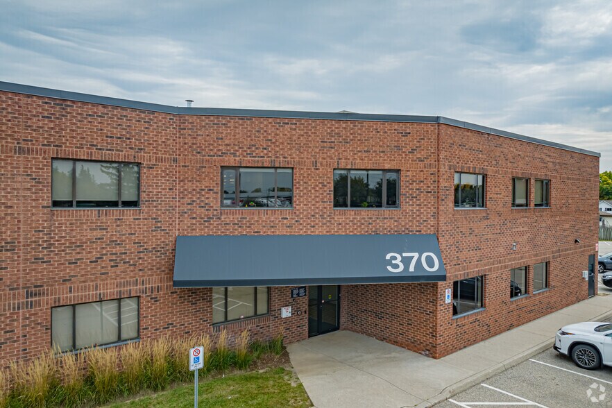 More Photos Of 370 Speedvale Ave W, Guelph Office For Lease