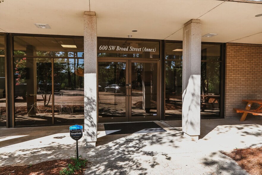 More Photos Of 130 Lexington Ln, Southern Pines Office For Lease