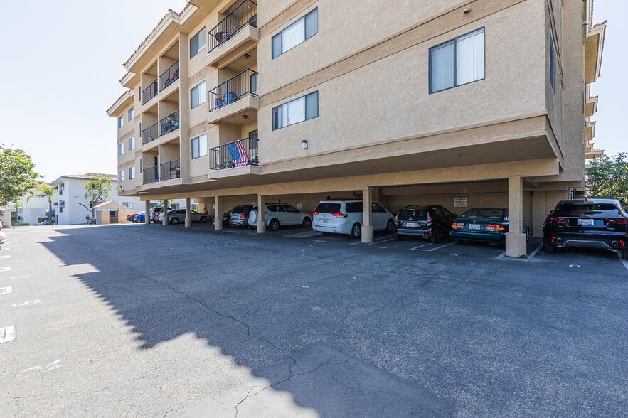 More Photos Of 18700 Florida St, Huntington Beach Apartments For Sale