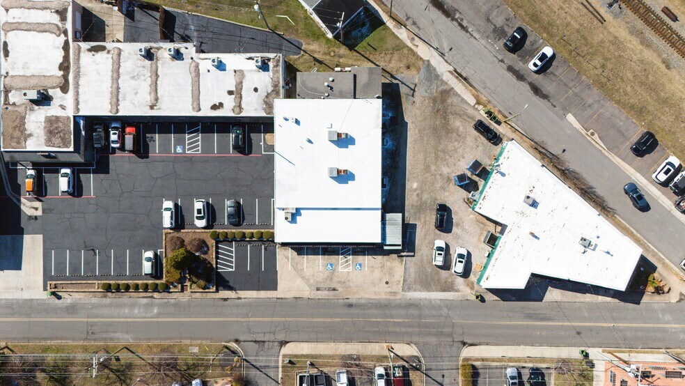 More Photos Of 112 Academy St, Fort Mill Freestanding For Lease