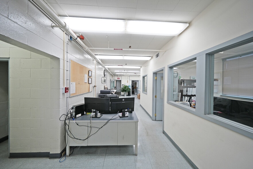 More Photos Of 45 E 3rd Ave, Toppenish Manufacturing For Sale