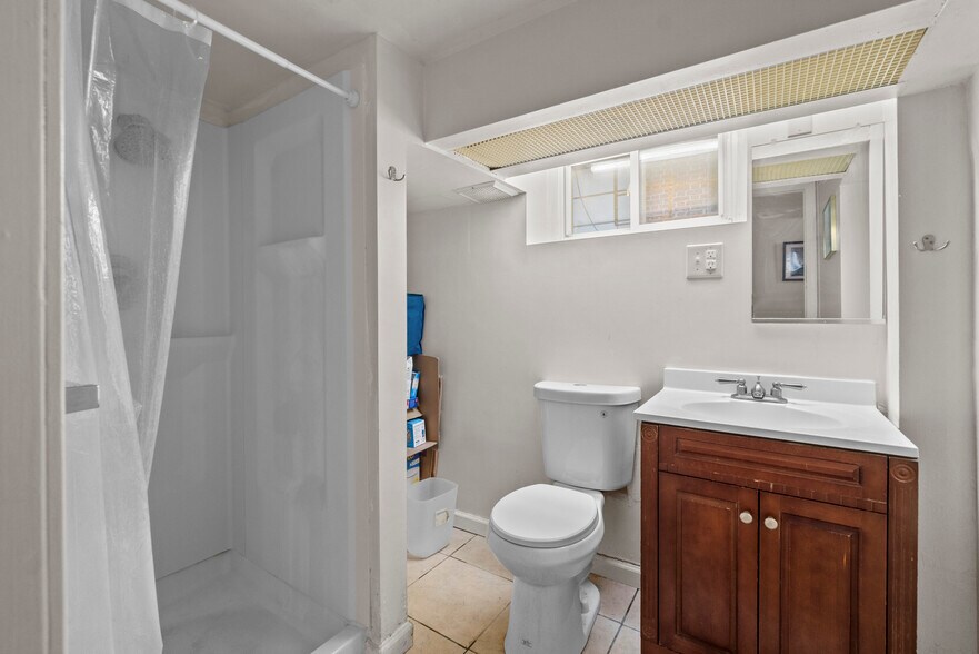 More Photos Of 3433 Guilford Ter, Baltimore Multifamily For Sale