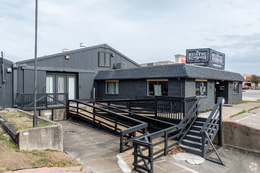 More Photos Of 1411 S Goliad St, Rockwall Distribution For Lease
