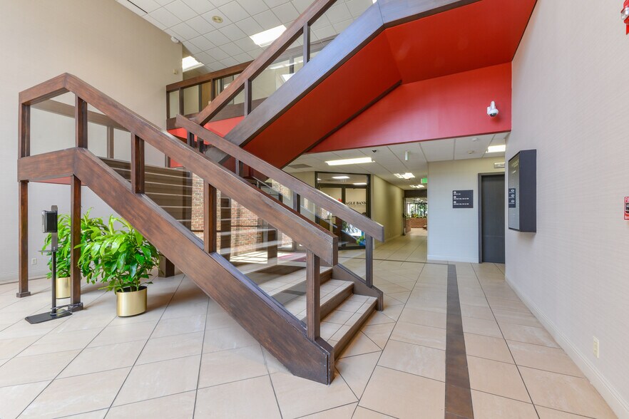 More Photos Of 650 S Shackleford Rd, Little Rock Coworking Space