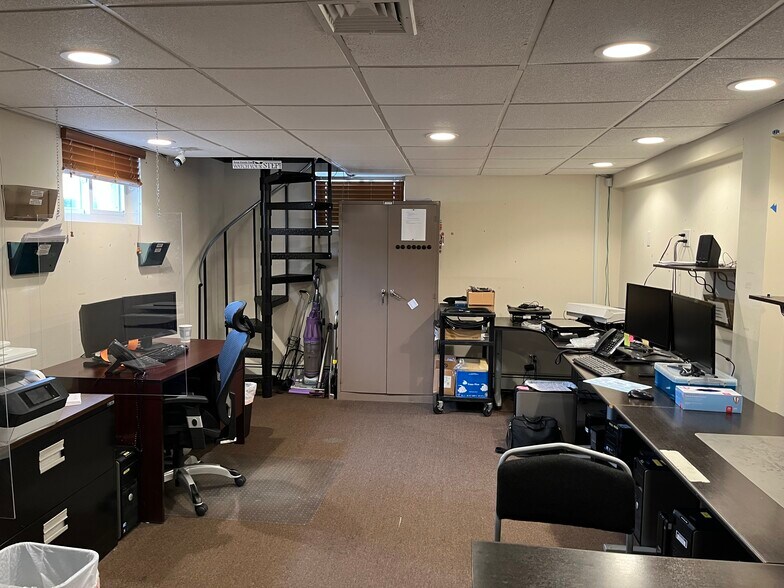 More Photos Of 1789 E Jericho Tpke, Huntington Medical For Lease