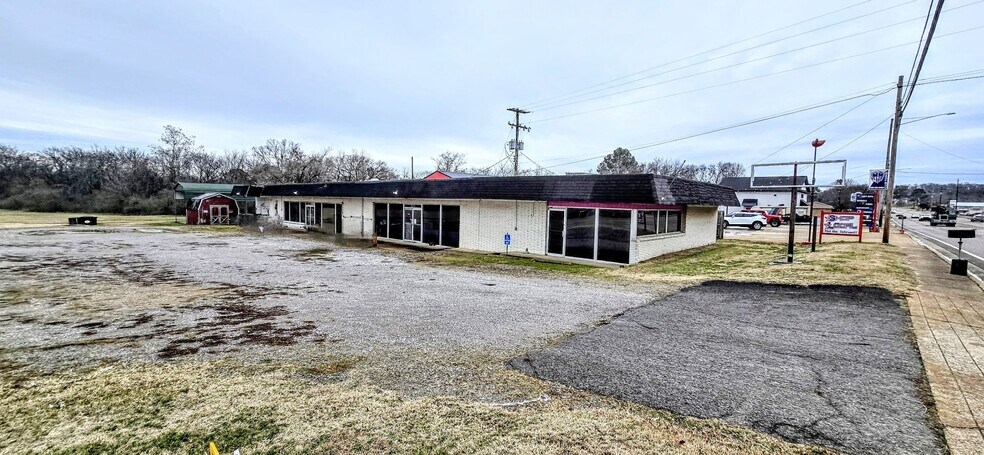 More Photos Of 925 Mill St, Pulaski Office For Sale