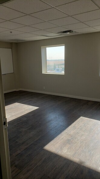 More Photos Of 8800 Venture Av SE, Calgary Warehouse For Sale