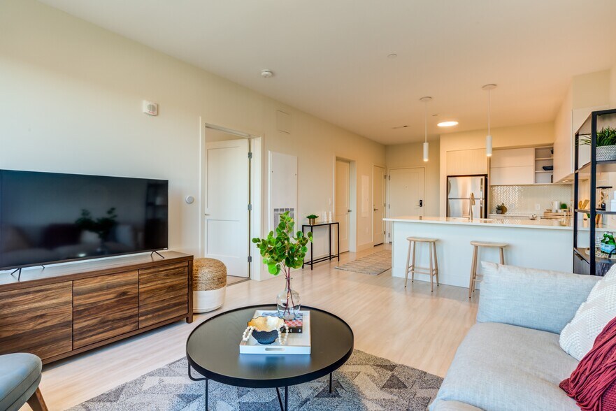 More Photos Of 39 Trotter Rd, Weymouth Apartments For Lease