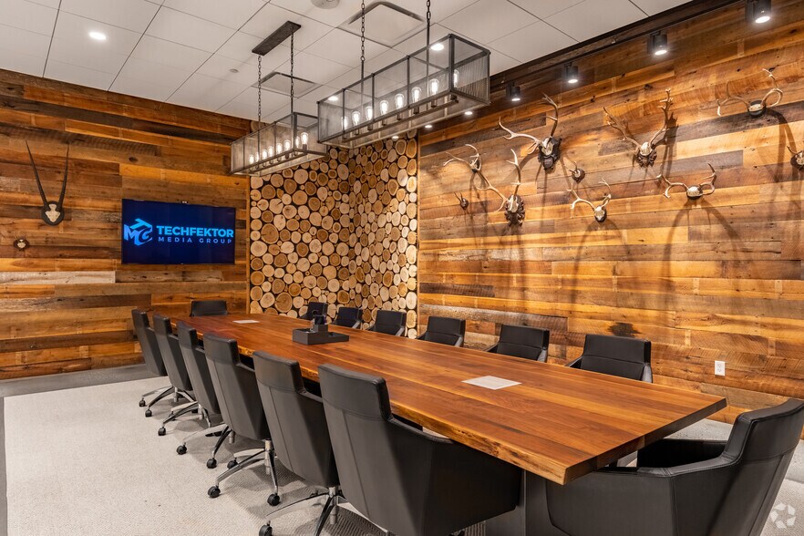 More Photos Of 3535 Peachtree Rd NE, Atlanta Coworking Space