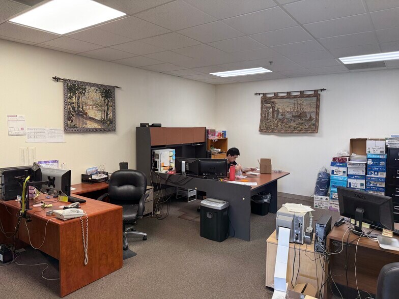 More Photos Of 3351B Grapevine St, Jurupa Valley Manufacturing For Sale