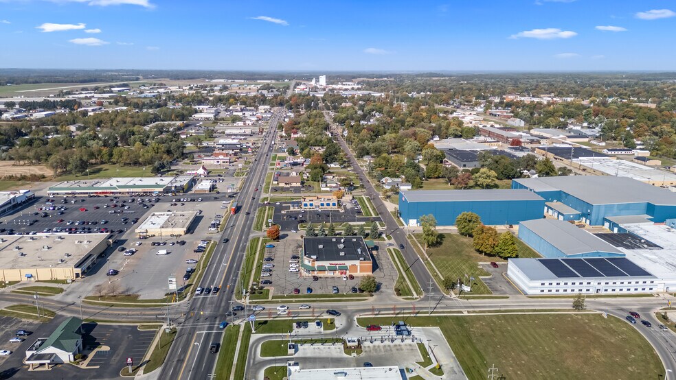 More Photos Of 950 S Centerville Rd, Sturgis Drugstore For Sale