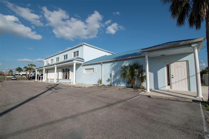 More Photos Of 3221 Tamiami Trl, Port Charlotte Medical For Lease