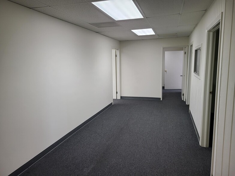 More Photos Of 10605 Chandler Blvd, North Hollywood Warehouse For Lease