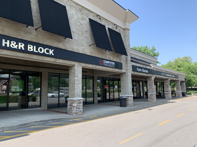More Photos Of 1010 Murfreesboro Rd, Franklin Unknown For Lease