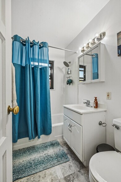 More Photos Of 804 James St, Seattle Multifamily For Sale