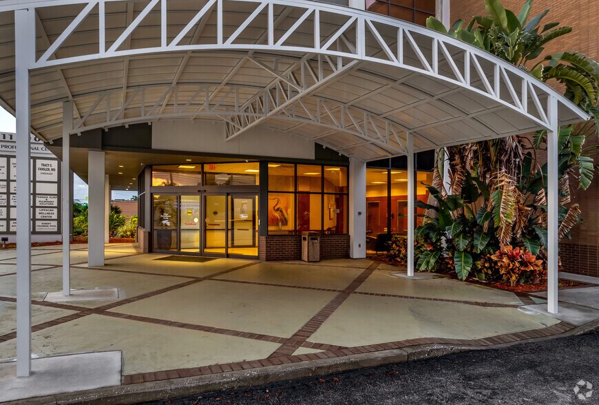 More Photos Of 11200 Seminole Blvd, Largo Medical For Lease