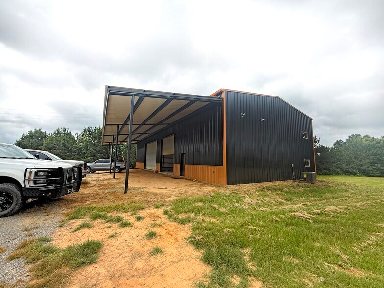 Primary Photo Of 620 Factory Outlet Dr, Arcadia Industrial For Lease