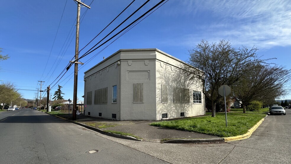 Primary Photo Of 975 Hemlock St, Longview Industrial For Sale