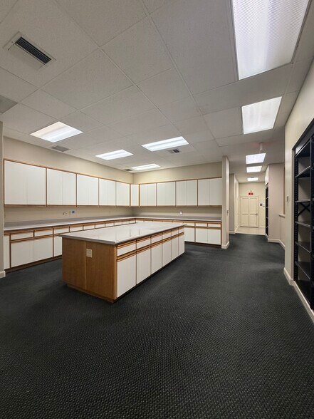 More Photos Of 2100 21st St, Sacramento Office For Lease