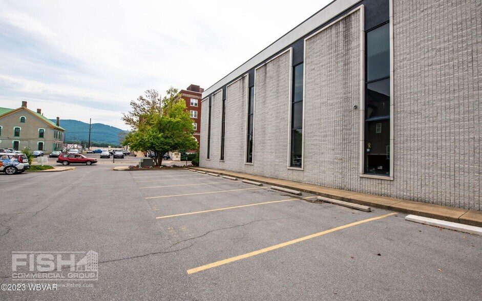 More Photos Of 49 E 4th St, Williamsport Medical For Lease