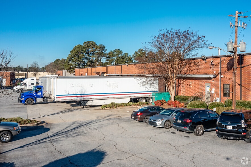 More Photos Of 1600 Mountain Industrial Blvd, Stone Mountain Distribution For Lease
