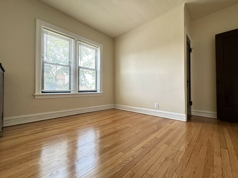 More Photos Of 736 E 81st St, Chicago Apartments For Sale