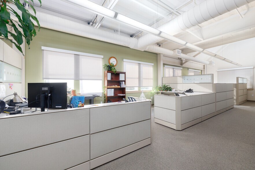 More Photos Of 1003 Gravenstein Hwy, Sebastopol Unknown For Lease