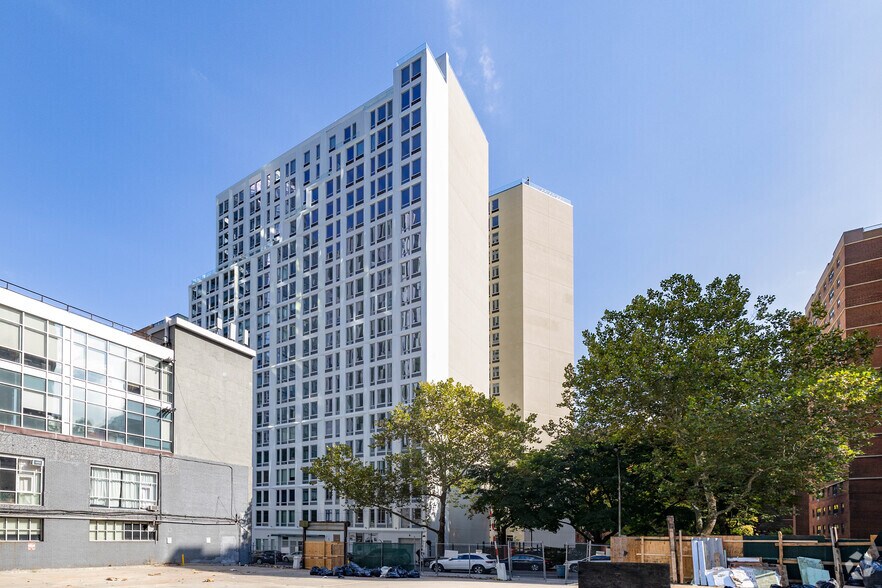 More Photos Of 99 Fleet Pl, Brooklyn Apartments For Lease